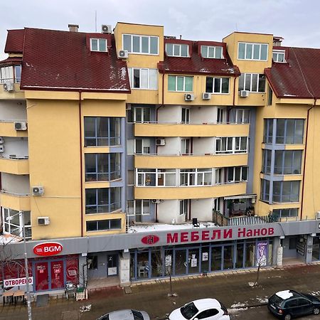 City View Apartment With 2 Bedrooms And Free Garage Blagoevgrad Bagian luar foto